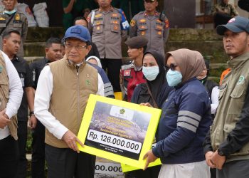 Madrasah Terdampak Banjir di Cisarua Terima Bantuan Rp596 Juta dari Kemenag