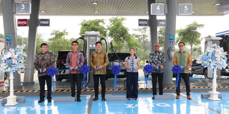 PLN Kolaborasi Hadirkan SPKLU Ultra Fast Pertama di Indonesia