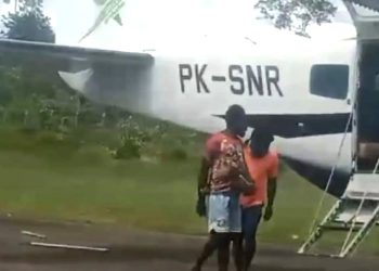 Keberadaan 13 Penumpang Belum Diketahui Pasca Pesawat Smart Air Ditembak OTK