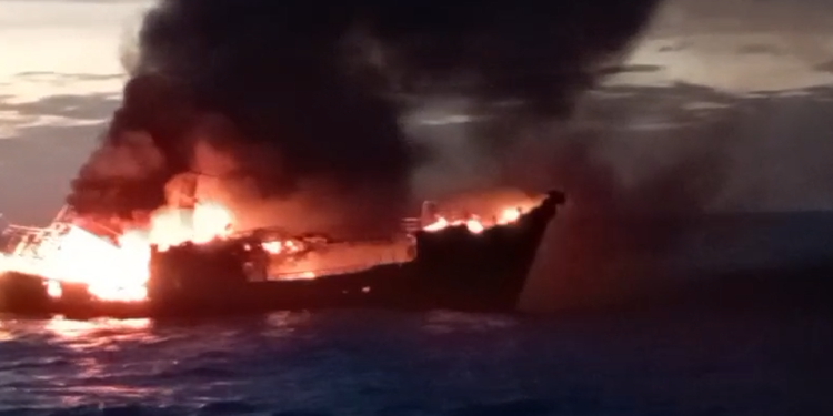 Kapal Terbakar di Laut Arafura, 26 Orang Masih Dalam Pencarian