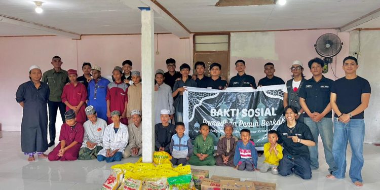 Ramadan Berbagi, Eagle Sword Santuni Santri Ponpes At Taqwa