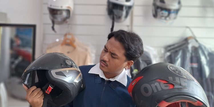 Astra Motor Papua Edukasi Cara Memilih Helm Aman