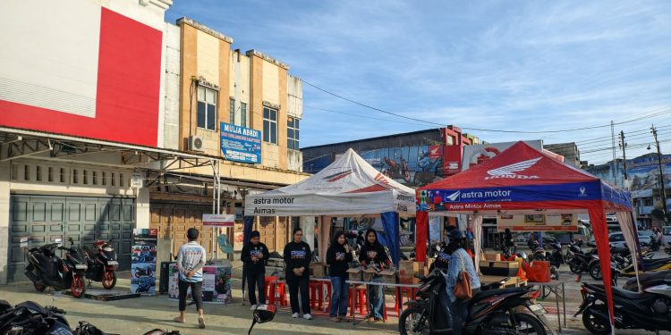 Komunitas Honda dan Astra Motor Aimas Berbagi Takjil