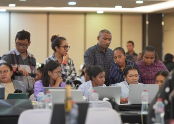 Pelajar hingga Profesional, Pelatihan AI di Timika Disambut Antusias