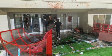Kericuhan Pecah di Stadion Lukas Enembe Usai Persipura Gagal ke Liga 1