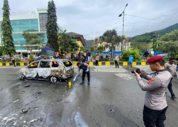 Mobil Terbakar di Depan Mapolda Papua, Polisi Temukan Tangki BBM Modifikasi