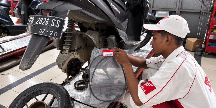 Fungsinya Sangat Vital, Perawatan Kabel Rem Motor Honda Penting Dilakukan