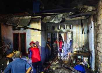 Api Melahap Rumah di Koya Tengah, Dua Anak Nyaris Jadi Korban