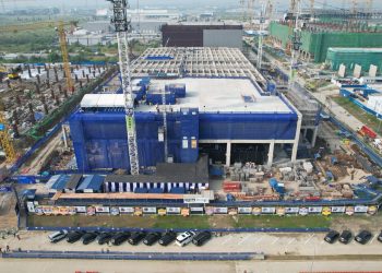 PLN Pasok Listrik Raksasa untuk Data Center Terbesar Indonesia