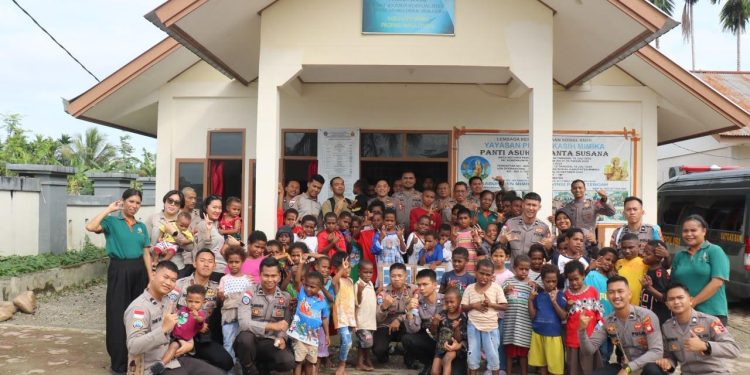 Satgas Operasi Damai Cartenz Tegaskan Komitmen Humanis Lewat Bakti Sosial