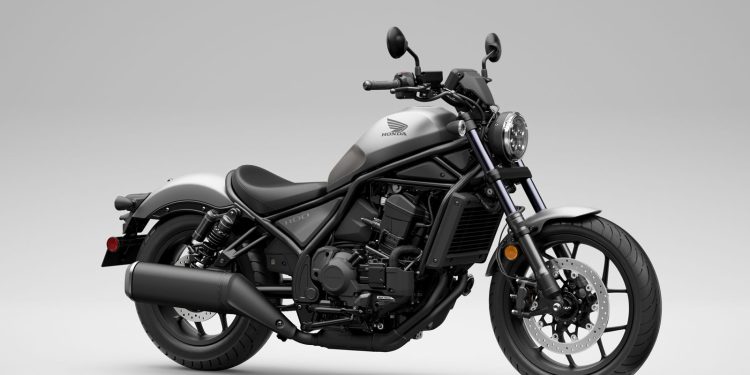 Honda New Rebel 1100 Tampil dengan Balutan Warna Silver Premium
