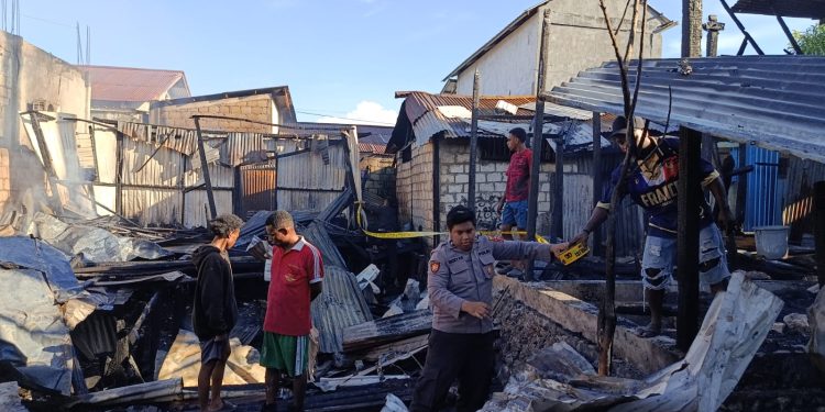 Polisi Lakukan Penyelidikan Usai Kebakaran Hanguskan Lima Rumah di Hamadi