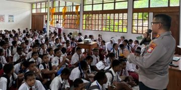 Kapolsek Japsel Bekali Ratusan Siswa soal Keselamatan Berkendara