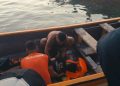 Tim Gabungan Evakuasi Korban Pemancing Jatuh ke Laut