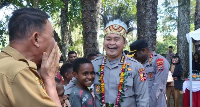 Astamaops Kapolri Berbagi Semangat Belajar Bersama Anak Papua