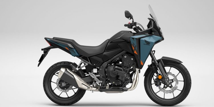 New NX500 Perdana Meluncur di Indonesia