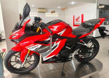 Menjelajah Beragam Jalan Papua Bersama Honda CBR150R