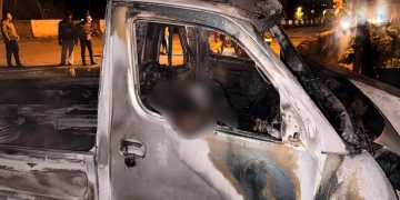 Gran Max Tabrak Pembatas Jalan hingga Terbakar di Ringroad Jayapura, 2 Orang Tewas