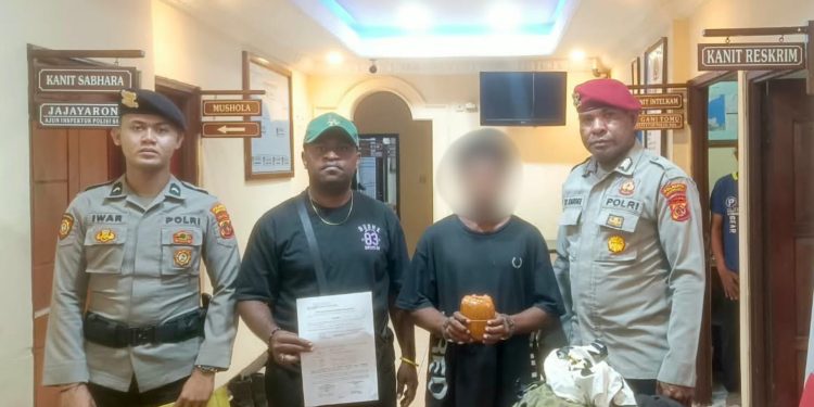 Modus Lakban Cokelat Gagal, Pemuda Bawa 1,04 Kg Ganja Tertangkap di Pelabuhan Jayapura