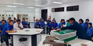 PLN Tanamkan Literasi Energi Bersih Sejak Bangku SMA