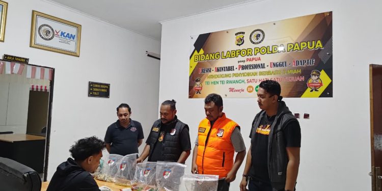 Selidiki Insiden MBG Depapre, Polisi Amankan Enam Sampel Makanan
