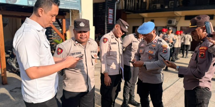 Propam Polresta Jayapura Periksa Pengunaan Handphone Personel, Ada Apa?