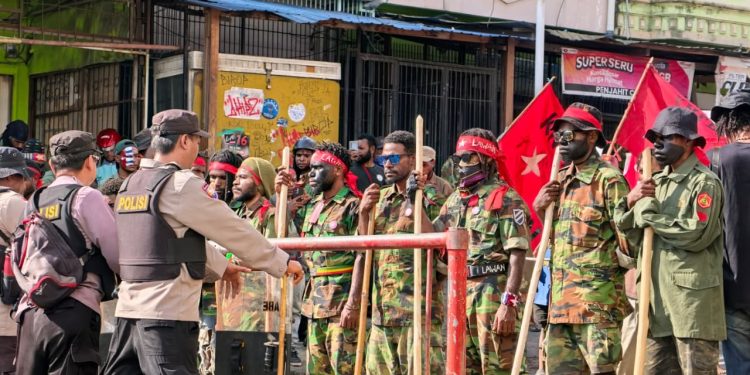 7 Polisi Terluka Saat Amankan Unjuk Rasa KNPB di Jayapura