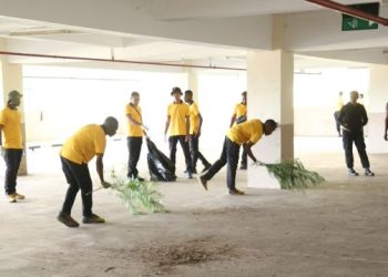 Bantu Korban Kebakaran, Puluhan Personel Polda Papua Siapkan Tempat Pengungsian