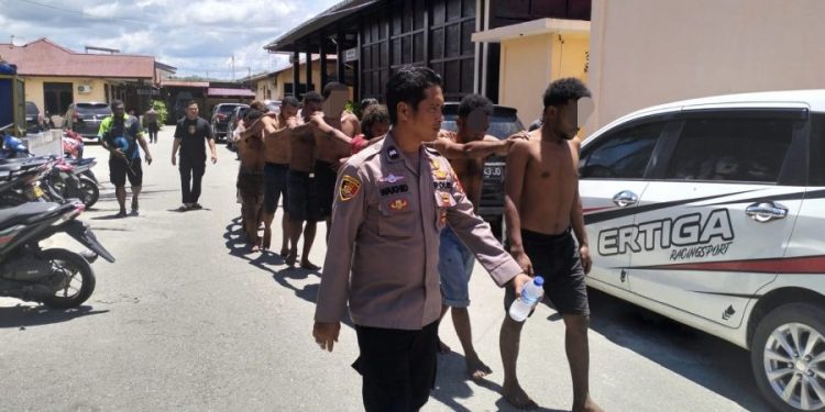 31 Warga Jayapura Diamankan usai Serang Polisi