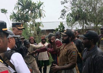 Personel Pengamanan TPS di Dogiyai Diserang Warga