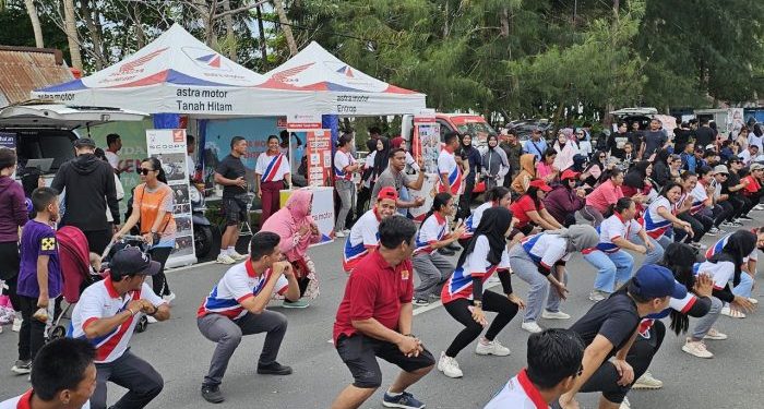 Zumba Bersama Karyawan dan Konsumen Loyal di Car Free Day, Astra Motor Papua Berikan Pengalaman Baru