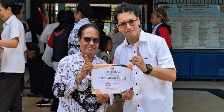 Astra Motor Papua Terima Penghargaan dari Sekolah Negeri Khusus Sains dan Bahasa Papua