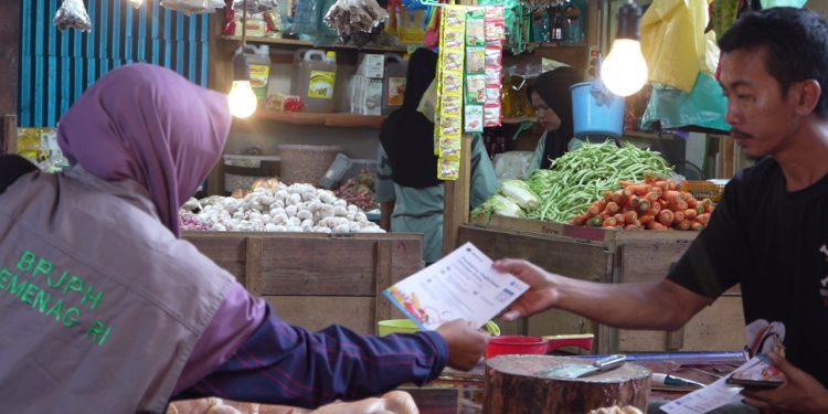 Wajib Bersertifikat Halal, BPJPH Sosialisasi WHO 2024 di RPH dan Pasar di Papua