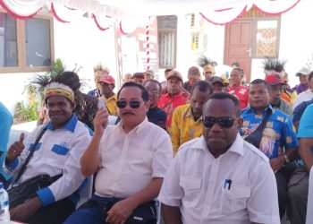 Diusung 4 Partai, Bapaslon JMW-DM Daftarkan Diri ke KPU Jayapura