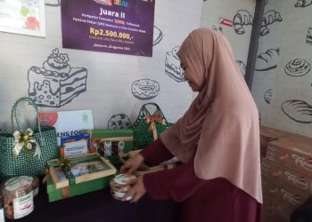 Jelang Lebaran, Industri Rumahan Ririens Food Siapkan 500 Hampers Kue Kering