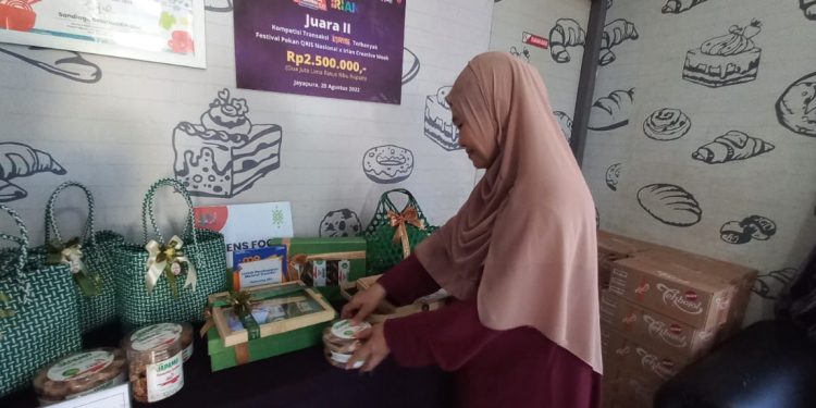 Jelang Lebaran, Industri Rumahan Ririens Food Siapkan 500 Hampers Kue Kering