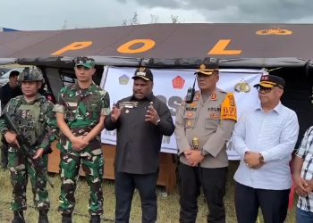 Bupati Yahukimo Siap Mundur Jika Isu Keterlibatan TNI-Polri Jadi Guru dan Nakes Terbukti