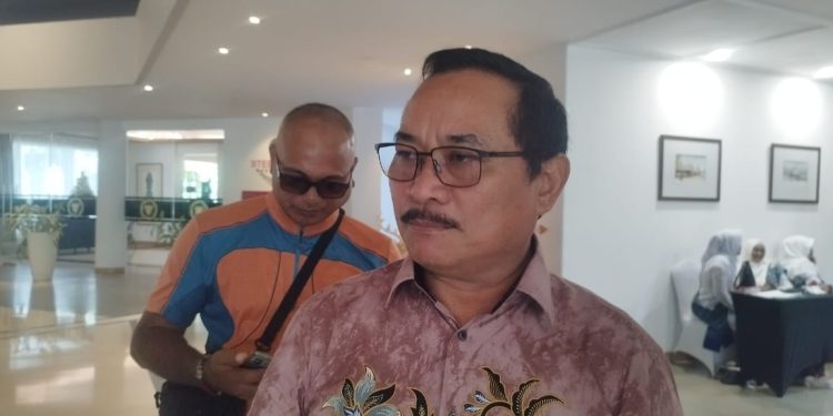 Intip Persiapan Cabup Jayapura Yohannis Manangsang Wally Hadapi Debat Kedua