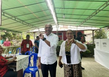 Usai Salurkan Hak Pilihnya, Cagub Papua BTM Sebut Target Menang 76 Persen