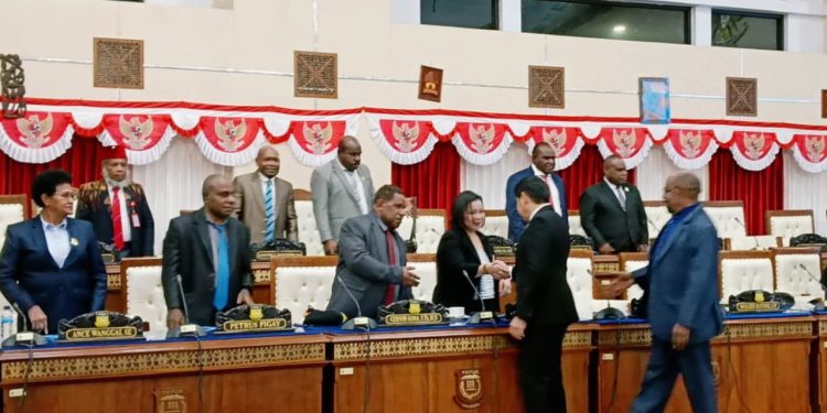 13 Anggota DPR Papua Berpamitan