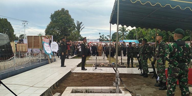 Jenazah Danramil Aradide Paniai Dimakamkan di TMP Nabire
