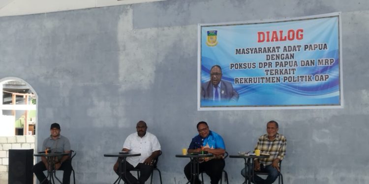 Poksus DPR Papua Gelar Dialog dengan Masyarakat Adat