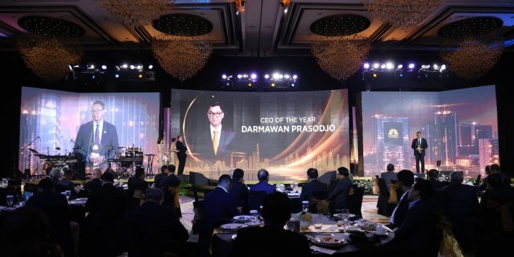Konsisten Transformasi, Darmawan Prasodjo Kembali Dinobatkan Jadi CEO Of The Year