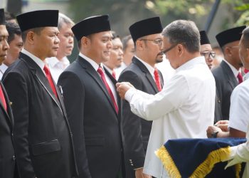 Dua Pegawai PLN Terima Anugerah Satyalancana dari Presiden RI