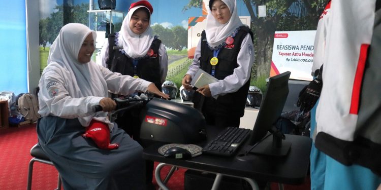 Yayasan AHM Apresiasi Semangat Duta Safety Riding, Beri Beasiswa Pendidikan