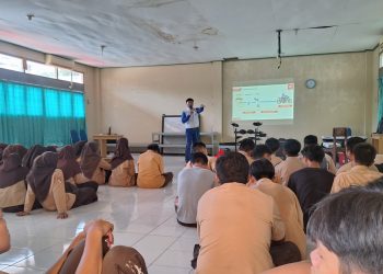 Astra Motor Papua Edukasi Keselamatan Berkendara Siswa SMA Hikmah Yapis Jayapura
