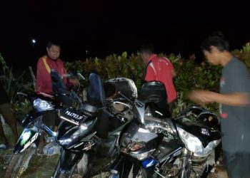 4 Motor Jarahan saat Konflik Sosial di Kampung Karya Bumi Diserahkan Warga ke Polisi
