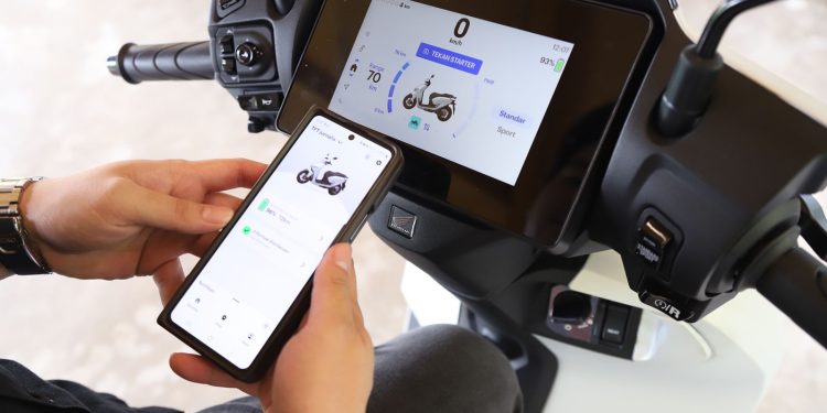 Fitur RoadSync Duo pada Honda CUV e:, Tetap Update dan Terkoneksi Saat di Jalan