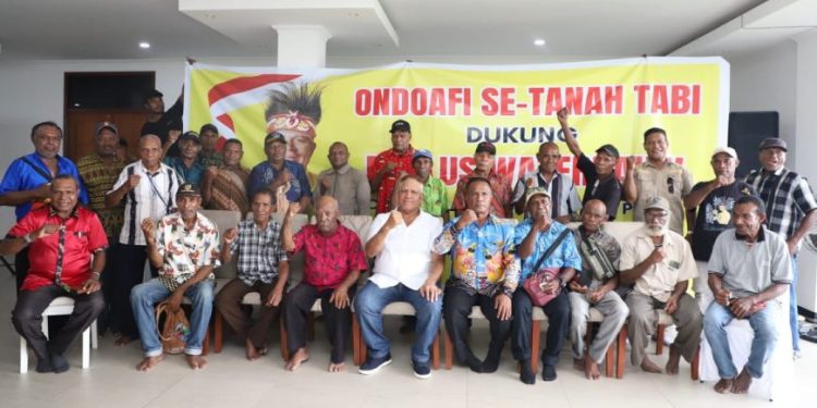 Ondoafi Hingga Tokoh Perempuan se Tanah Tabi Deklarasi Dukung Paulus Waterpauw Jadi Gubernur Papua
