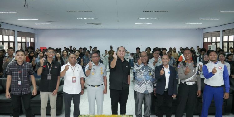 Ratusan Mahasiswa Uncen Ikuti Seminar Safety Riding Astra Motor Papua